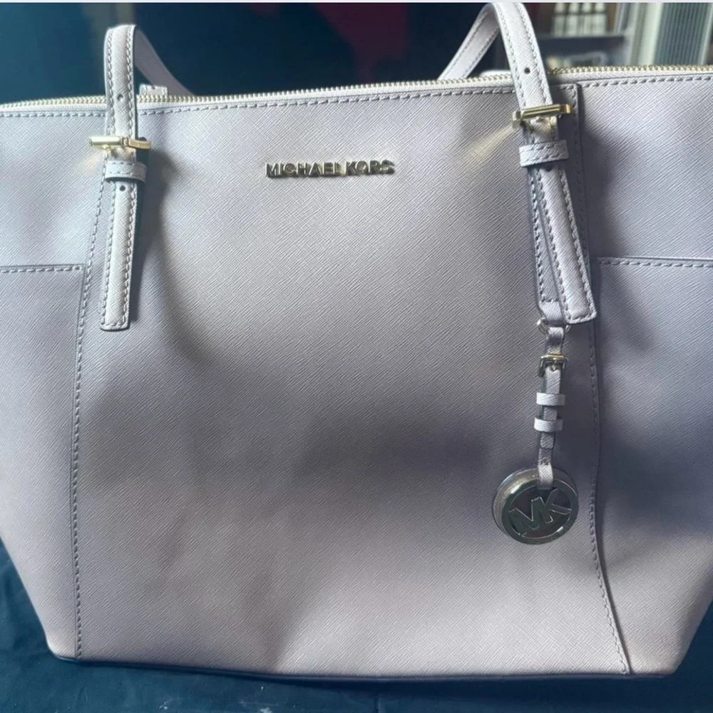 Michael Kors Jet Set Travel Large Saffiano Leather Tote Blush Pink/Nude MK Charm - Picture 3 of 7